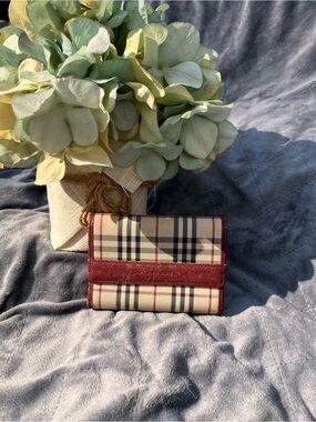 Authentic Vintage Burberry Nova Check Bifold Wallet - Burgundy Leather